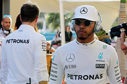 Situatie bij Mercedes soms 'ongemakkelijk', volgens Hamilton