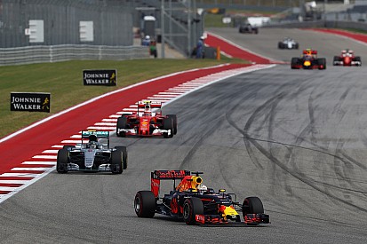 Horner: "La F1 necesita desesperadamente mejores batallas por el título"