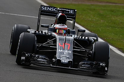 Vandoorne: "No espero nada de mi relación con Alonso"
