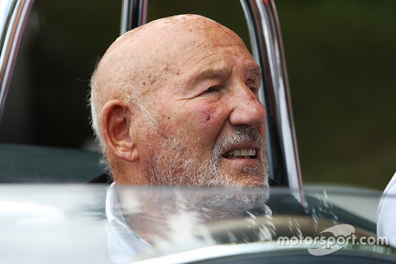 Sir Stirling Moss, estable en el hospital tras una