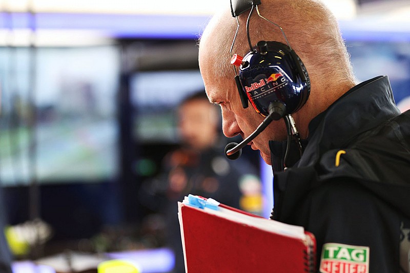 Newey ziet Mercedes als favoriet voor titel in 2017