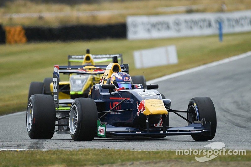 TRS Teretonga: Verschoor domineert race 3, finisht tweede in race 2