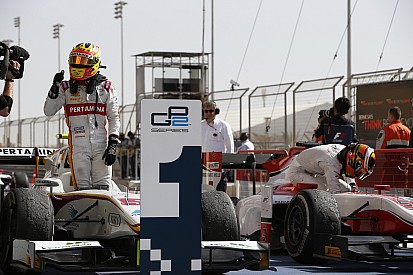 Analisis: Rio Haryanto vs Stoffel Vandoorne di Bahrain 2015
