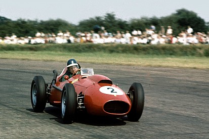 VÍDEO: Ferrari e os gladiadores dos anos 50