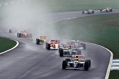 Hamilton: F1'in daha fazla Donington tarzı virajlara ihtiyacı var