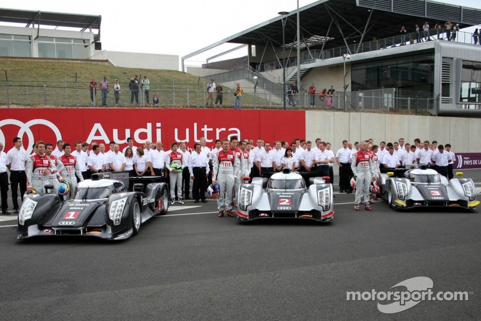 http://cdn-7.motorsport.com/static/img/mgl/1100000/1100000/1107000/1107400/1107427/s1_1.jpg