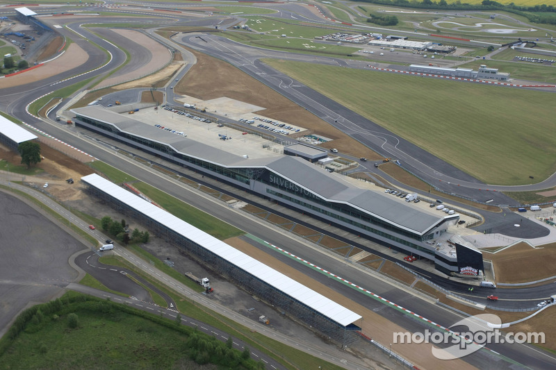 Silverstone's nieuwe Pit, Paddock en Conference Complex
