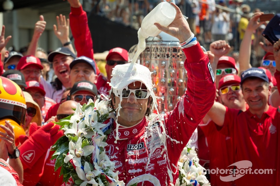 Victory circle: race winner Dario Franchitti, Target Chip Ganassi Racing Honda celebrates