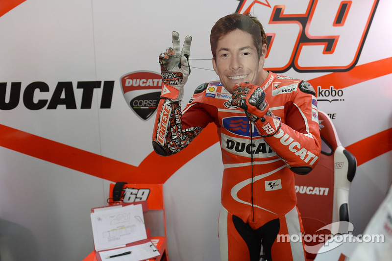 Nicky Hayden's team plays a joke