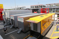 Camion della Renault F1 Sport e del team Mercedes AMG F1 nel Paddock