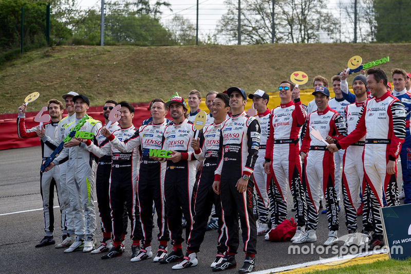 Foto de grupo de pilotos