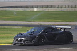Renault RS 01 debut