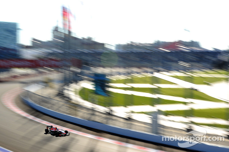 http://cdn-7.motorsport.com/static/img/mgl/1700000/1770000/1773000/1773000/1773017/s8/f1-russian-gp-2014-max-chilton-marussia-f1-team-mr03.jpg