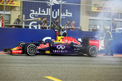 Daniel Ricciardo, Red Bull Racing RB11, hält am Rennende mit Motorschaden an