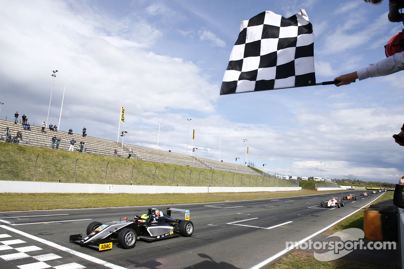 Гонка 3 Переможець: Мік Шумахер, Van Amersfoort Racing