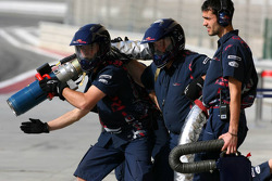 Scuderia Toro Rosso, listo para la recarga de combustible