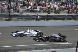 J.R. Hildebrand, CFH Racing Chevrolet y Alex Tagliani, A.J. Foyt Enterprises Honda