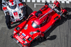 #22 Nissan Motorsports Nissan GT-R LM NISMO y #7 Audi Sport Team Joest Audi R18 e-tron quattro