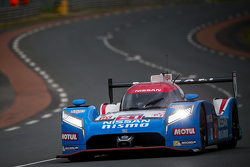 日产车队21号日产GT-R LM NISMO:松田次生、卢卡斯·奥多捏斯、马克·舒尔茨斯基
