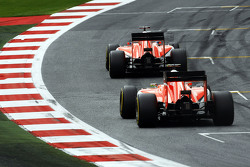 Will Stevens, Manor F1 Team, vor Teamkollege Roberto Merhi, Manor F1 Team