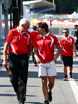 (L to R): John Booth, Manor F1 Team director del equipo con Roberto Merhi, Manor F1 Team