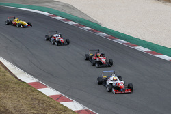 Jake Dennis e Lance Stroll e Nick Cassidy, Prema Powerteam Dallara Mercedes-Benz e Gustavo Menezes,
