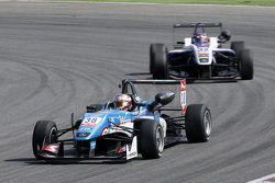Raoul Hyman, Team West-Tec F3 Dallara Mercedes-Benz; Zhi Cong Li, Fortec Motorsports Dallara Mercede
