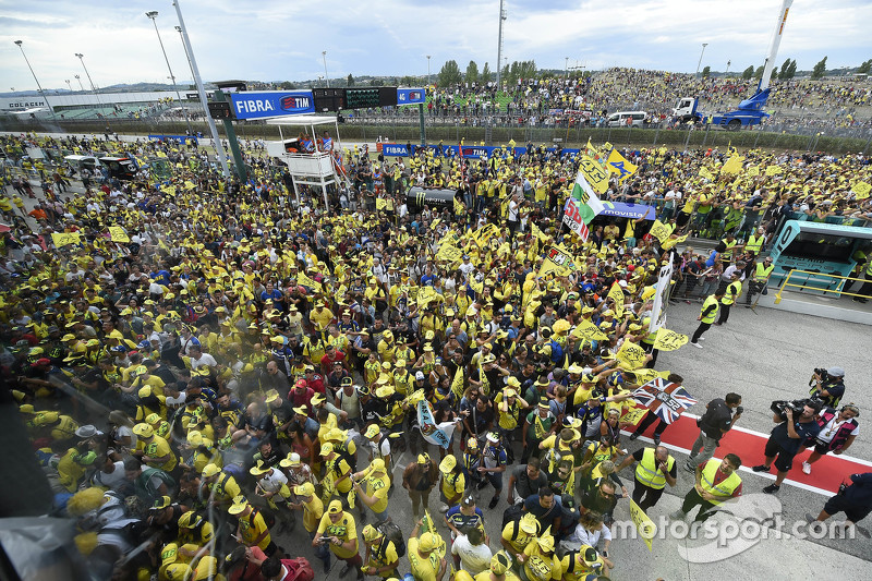 Les fans de Valentino Rossi, Yamaha Factory Racing