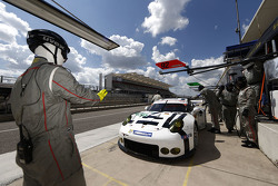 #92 Porsche Team Manthey Porsche 911 RSR: Frédéric Makowiecki, Patrick Pilet