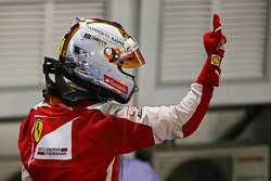 Il vincitore della gara Sebastian Vettel, Ferrari festeggia nel parco chiuso