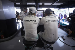 Lewis Hamilton, Mercedes AMG F1 Team, mit Nico Rosberg, Mercedes AMG F1