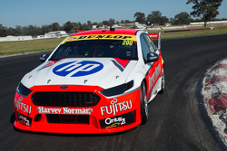 #200 Ford Falcon FG X: Renee Gracie, Simona de Silvestro