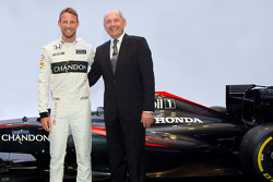 Jenson Button de McLaren y Ron Dennis McLaren Presidente y Consejero Delegado