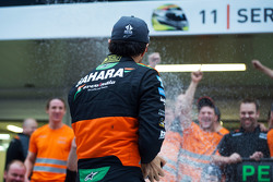 El equipo de Sahara Force India celebra el tercer puesto para Sergio Pérez
