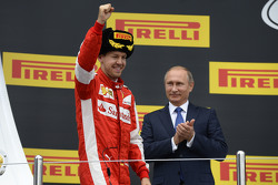 Il secondo classificato Sebastian Vettel, Ferrari