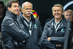 Toto Wolff, Mercedes-Sportchef, und Dieter Zetsche, Mercedes-Geschäftsführer