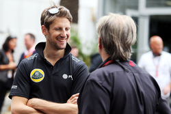 Romain Grosjean, Lotus F1 Team, mit Gene Haas, Geschäftsführer Haas Automotion