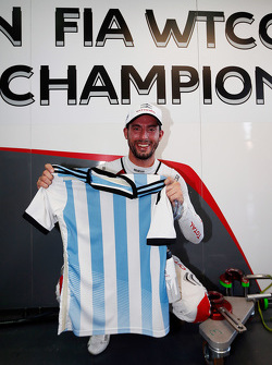 Tourenwagen-Weltmeister 2015: Jose Maria Lopez, Citroën C-Elysée WTCC, Citroën World Touring Car Tea