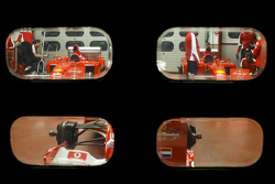 Due Ferrari F1 Clienti nel box