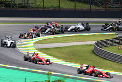 Sebastian Vettel, Ferrari SF15-T alla partenza della gara