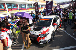 Grid girls di Kevin Gleason, Honda Civic TCR, West Coast Racing
