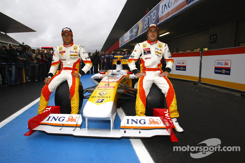Fernando Alonso ve Nelson A. Piquet ve yeni Renault R29