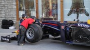 Red Bull F1 Show Car Run Khardung-La - Webisode 3 Red Bull F1 Show Car Run Khardung-La - Webisode 3