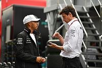 Mercedes consulta Hamilton sobre companheiro para 2020