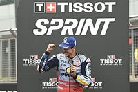 Alex Márquez gana la sprint de MotoGP en Gran Bretaña