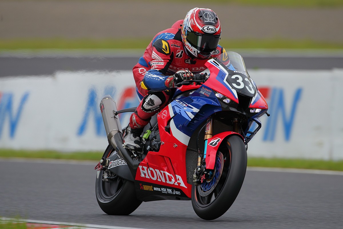 鈴鹿8耐 ホンダHRC 2022優勝チーム旗FLAG直筆サイン入り 鈴鹿8耐、「Team HRC with 日本郵便」が優勝 | NEXT MOBILITY