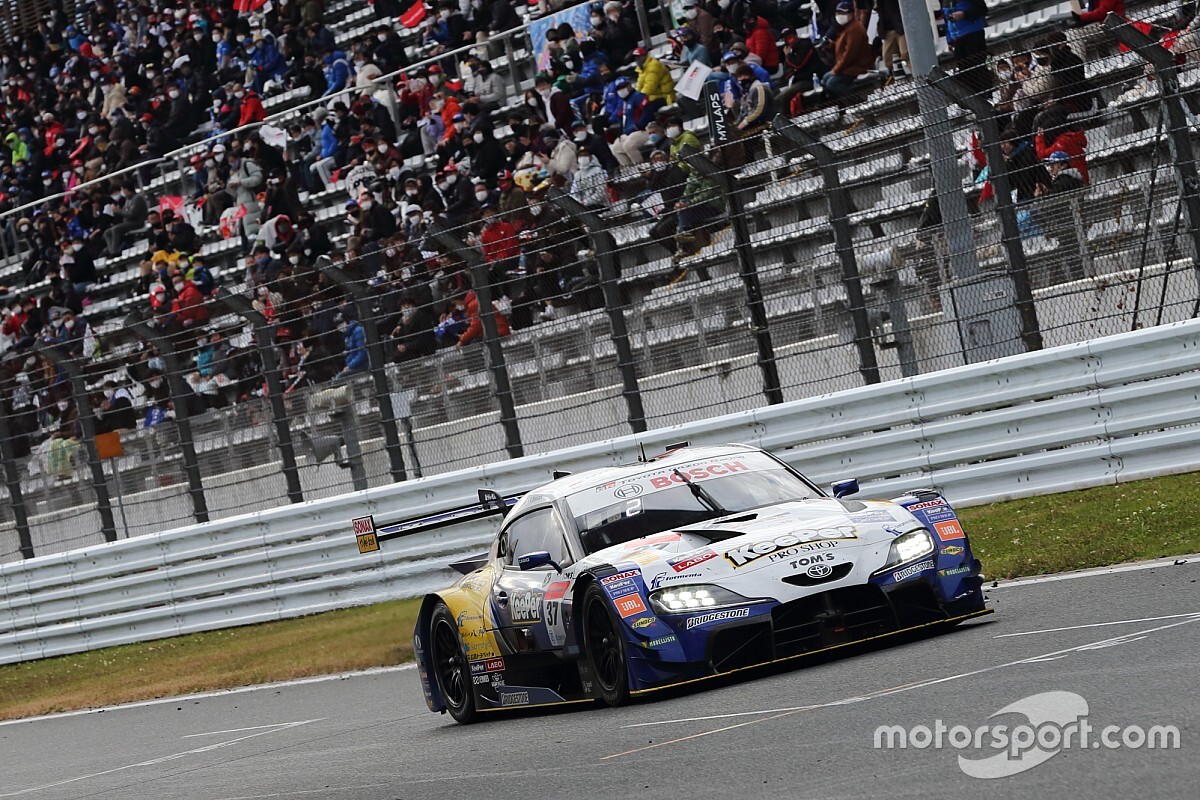 スーパーGT 第8戦 富士｜ゴール直前でまさかのガス欠、37号車