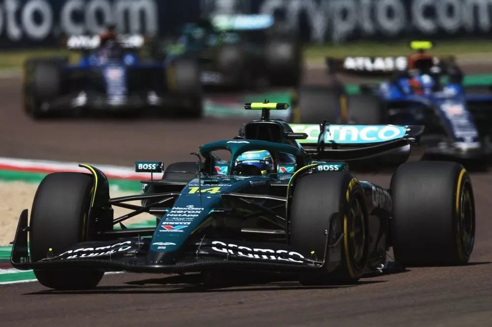 Fernando Alonso, Aston Martin Racing, Carlos Sainz, Williams, Alexander Albon, Williams