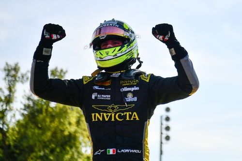Leonardo Fornaroli é campeão da temporada 2025 da F2