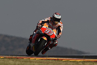 Aragon, Libere 3: nessuno scalza Marquez dalla vetta, ma le Ducati sono vicine. Rossi cade e farà la Q1!